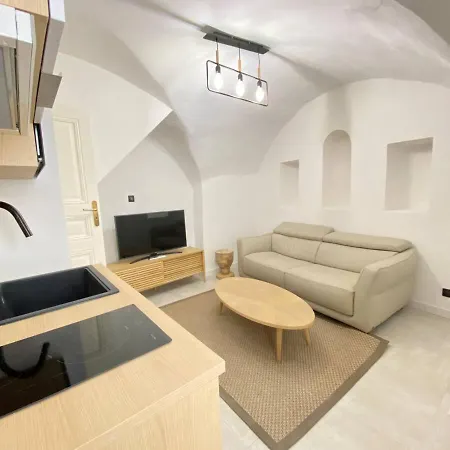 Maison De Ville Au Suquet 3 Chambres 3 Sdb Balcons Cannes