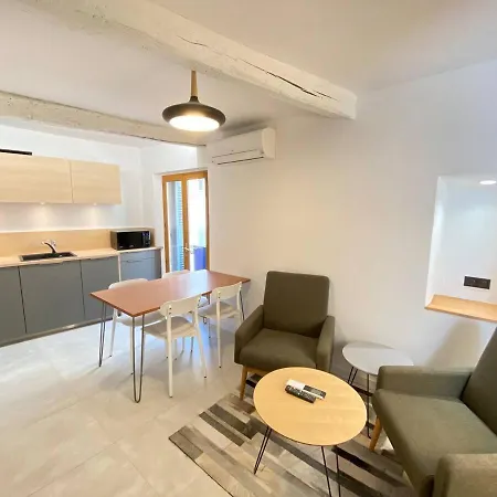 Maison De Ville Au Suquet 3 Chambres 3 Sdb Balcons * Cannes