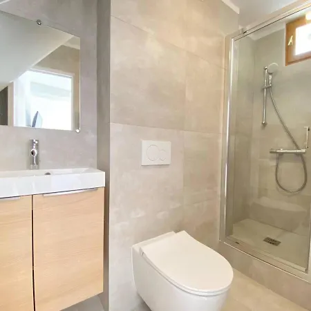 Maison De Ville Au Suquet 3 Chambres 3 Sdb Balcons * Cannes